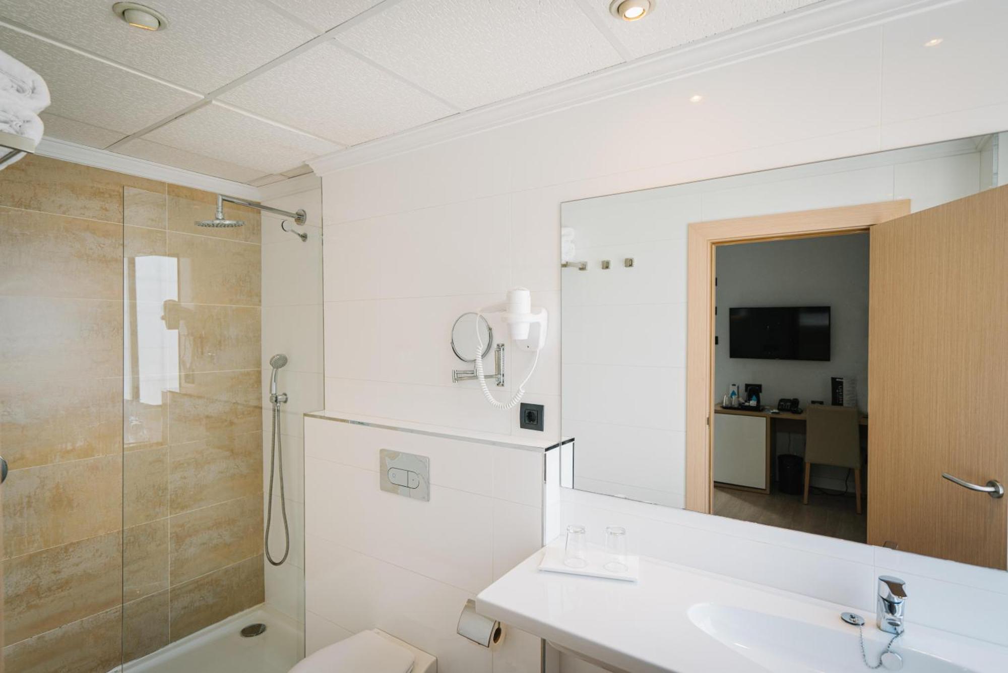 Chambre Double ou Lits Jumeaux
